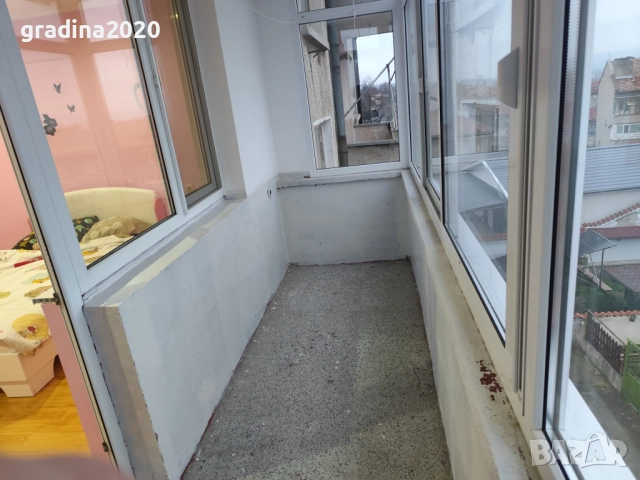 🏠  Давам под наем  3-стаен апартамент – 100 кв.м с голям хол, килер, таванска стая, маза и 2 дворни, снимка 15 - Разсади - 52756175