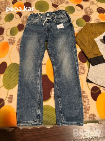 Дънки маркови 140 и блузи ватирани 128