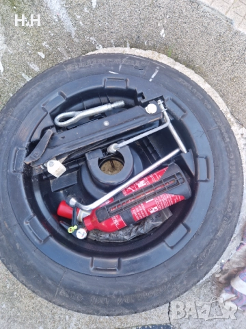 Mercedes  резервна гума патерица