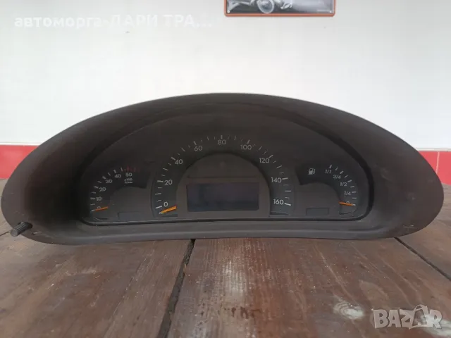 Табло уредно (километраж)за Мерцедес Ц-класа W203 2.7cdi 2002г Английско , снимка 2 - Части - 49621668