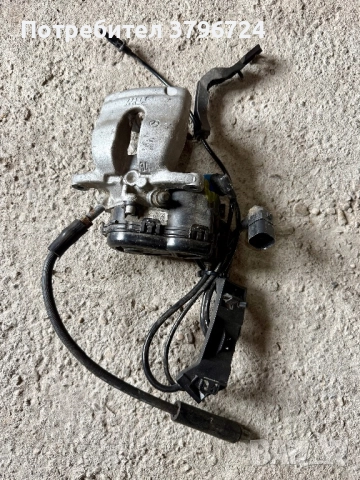 Спирачен апарат Мерцедес GLA W156 2015-2019, снимка 4 - Части - 52320385