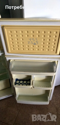 Хладилник с горна камера, снимка 3 - Хладилници - 54098780
