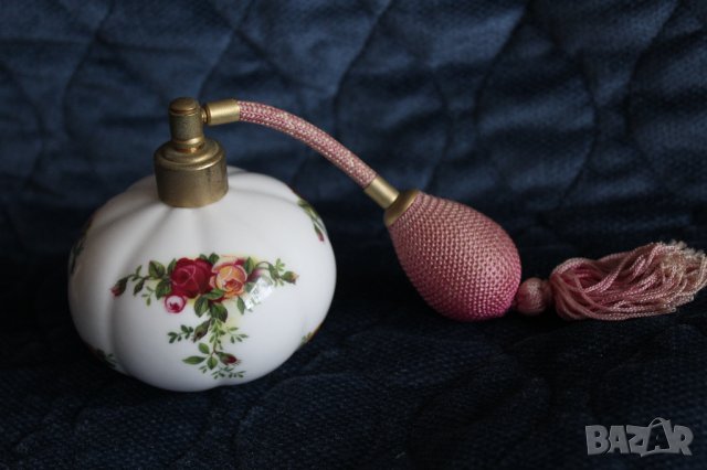 Винтидж бутилка за парфюм Royal Albert, снимка 2 - Антикварни и старинни предмети - 42866256