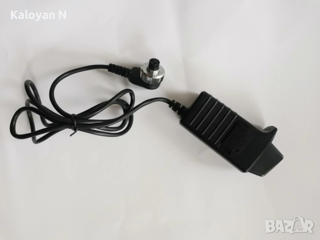 Дистанционен спусък Nikon MC-12B, снимка 4 - Чанти, стативи, аксесоари - 52648196