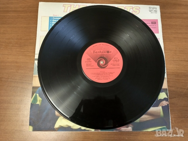 🎶 Продавам две чудесни винилови плочи от Балкантон – Kool & The Gang “Завинаги” и Shorts “Шортс” , снимка 9 - Грамофонни плочи - 52301902