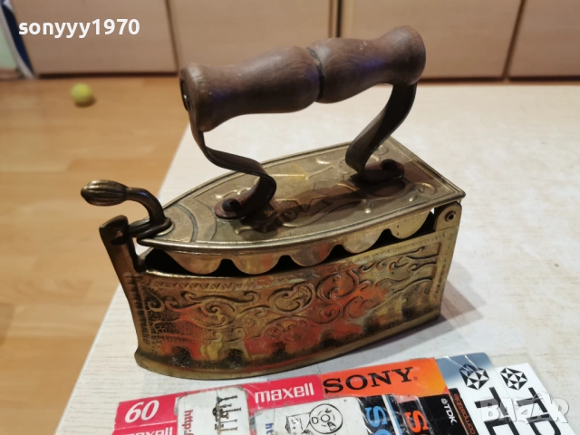 медна ютия-антика 2601261627, снимка 4 - Антикварни и старинни предмети - 53233200