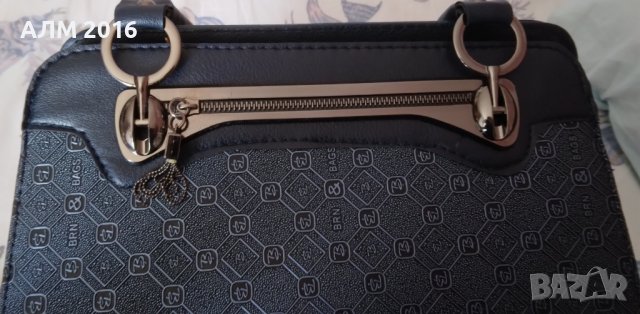 Тъмносиня дамска чанта, снимка 3 - Чанти - 36911862