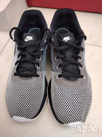 Маратонки Nike номер 40, снимка 3 - Маратонки - 38050959
