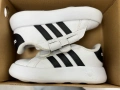Детски обувки Adidas 26 ти номер ,15 см .стелка, снимка 1