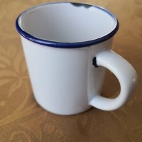 Дизайнерска чаша на Роб Бранд, снимка 1 - Чинии - 37199435