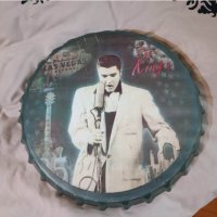 The KING Elvis Presley- автентична табела(тип бирена капачка), снимка 5 - Китари - 39810425