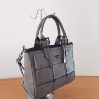 Guess дамска чанта код 111, снимка 2 - Чанти - 39309640