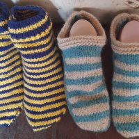Ръчно плетени дамски терлици, снимка 3 - Дамски чорапи - 42127574