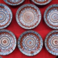 Продавам чинии българска керамика - 8 броя, снимка 1 - Други - 39433796