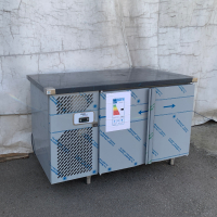 Хладилна маса с две врати НОВА италианска, снимка 4 - Обзавеждане за заведение - 44632521