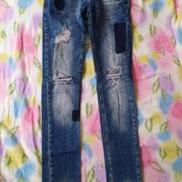Дамски дънки панталони ХС_С размер Скъсани дънки , снимка 1 - Дънки - 30981697