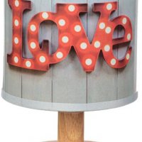 Дървена настолна лампа с надпис LOVE/220-240V/E14/кабел 120см,, снимка 1 - Романтични подаръци - 39646108