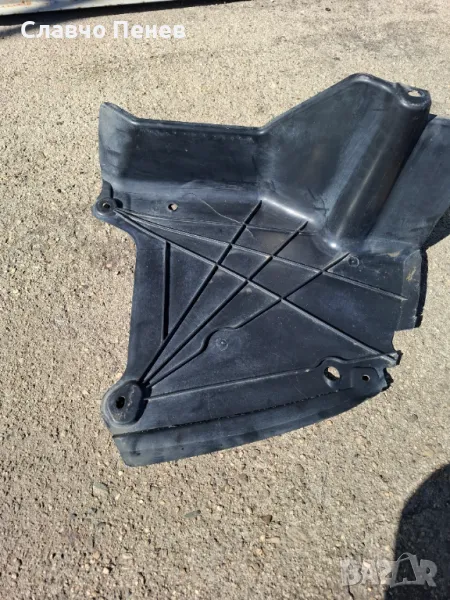 Кора предпазна декоративна задна дясна за Audi A4-B8,от 2007 до 2015г., снимка 1