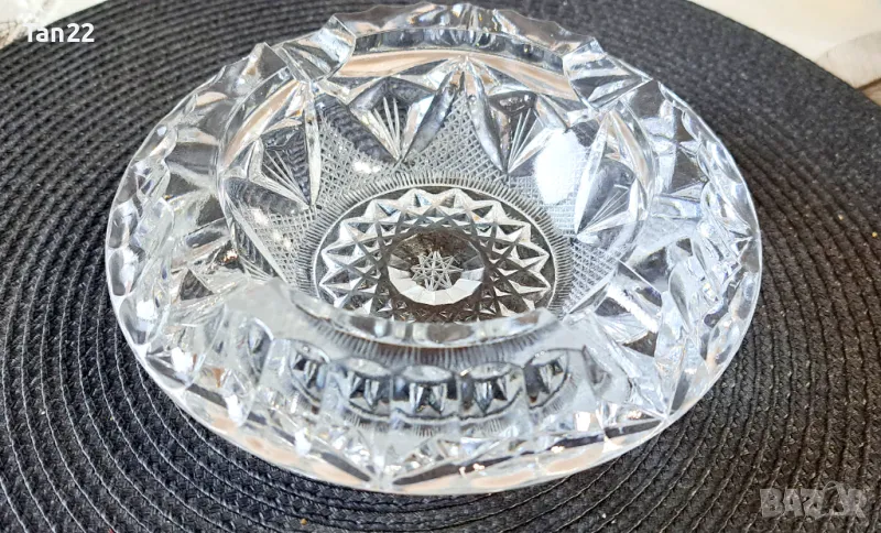 Масивни кристални пепелниции, снимка 1