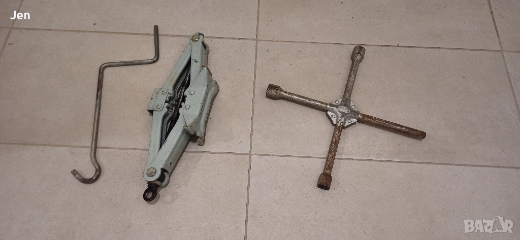 Крик и ключ за джанти, снимка 1