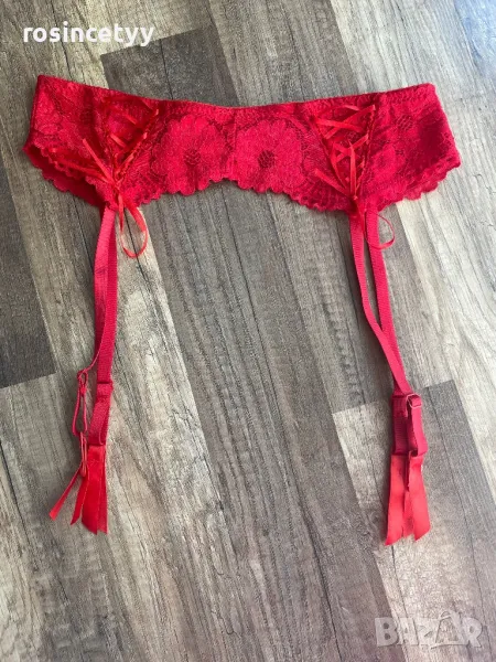 Червени жартиери, снимка 1