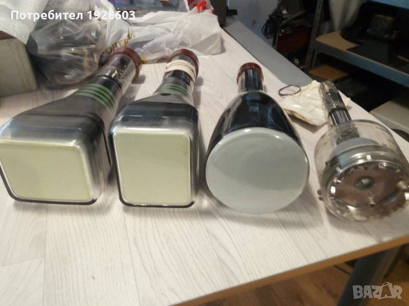 Продавам електронно-лъчеви тръби и кинескопи (CRT), снимка 1