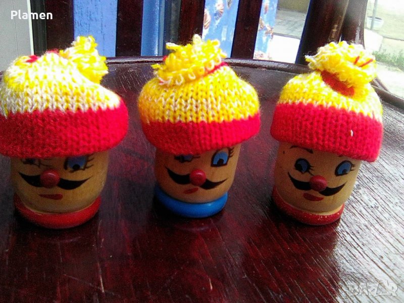 Трима дървени чичовци с вълнени шапки чашки, снимка 1