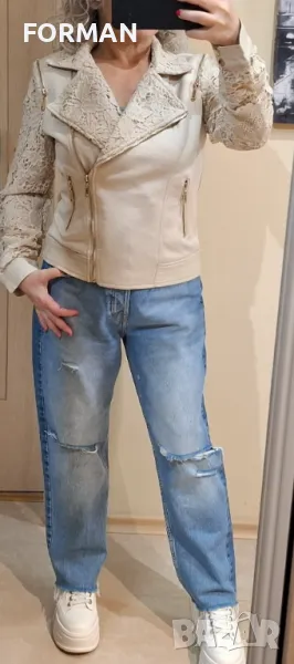 СТРАХОТНО светлобежово яке с дантела по ръкавите , снимка 1