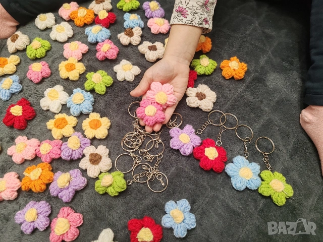 Ръчно плетени цветя, саксии и подаръчни кутии, снимка 17 - Декорация за дома - 54053635