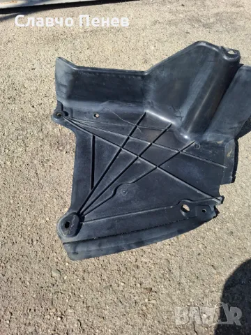 Кора предпазна декоративна задна дясна за Audi A4-B8,от 2007 до 2015г.