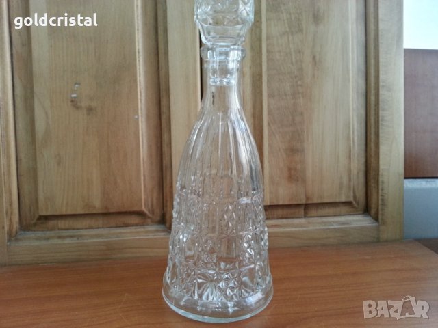 Стъклена гарафа