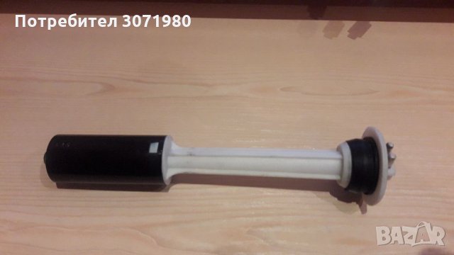 Сензор HELLA и уплътнение за нивото на течността за миене на предното стъкло Мерцедес W210 , снимка 2 - Части - 34967994