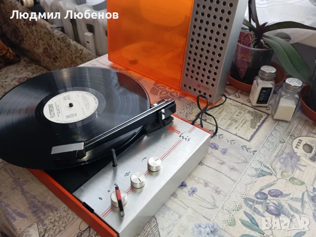 Грамофон Unitra WG 400 Mister hit от 1976г. с вграден усилвател и говорител , снимка 2 - Грамофони - 56040134