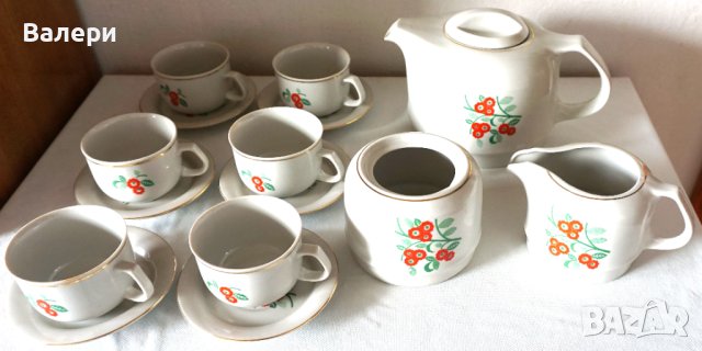 Сервиз за кафе порцеланов, с позлата, снимка 4 - Сервизи - 42833582