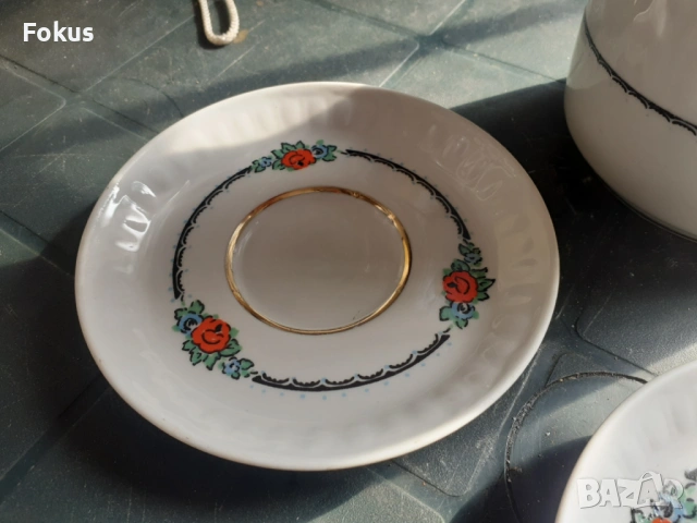 Невероятно красив руски порцелан сервиз за кафе с позлата, снимка 4 - Антикварни и старинни предмети - 53282079