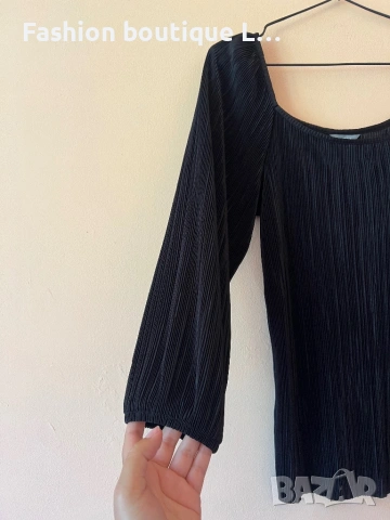 Черна дамска блуза тип солей размер S на марката Lindex 🖤, снимка 3 - Блузи с дълъг ръкав и пуловери - 54314613