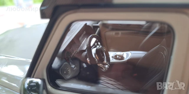 Mercedes Benz 1/18, снимка 8 - Колекции - 51391690