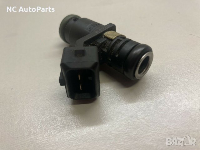 Инжектор дюза за Renault Рено Клио 1.2 турбо бензин 100 D4F784 8200885287 2010, снимка 4 - Части - 39420496