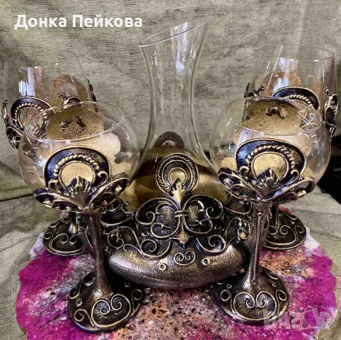 Ръчно изработен сервиз . декантер с 4 чаши в злато, снимка 3 - Сервизи - 49105769