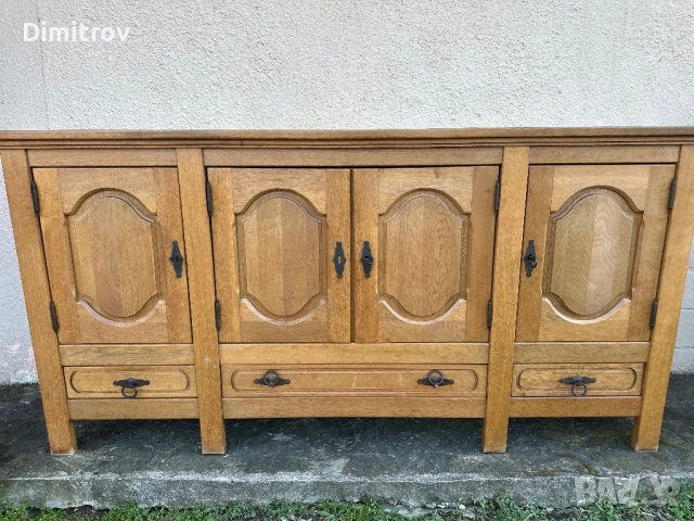 Голям масивен дъбов бюфет – 4 врати / 3 чекмеджета