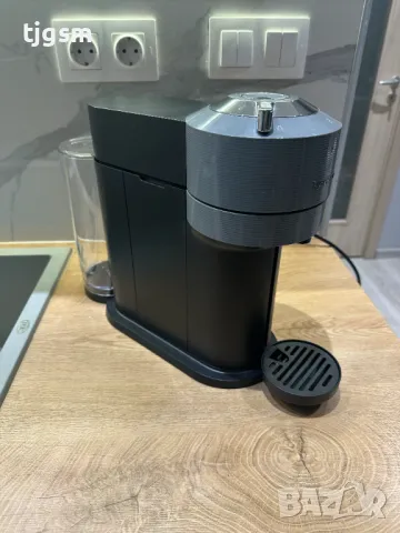 Капсулна кафемашина Nespresso Vertuo Next, снимка 4 - Кафемашини - 49171022