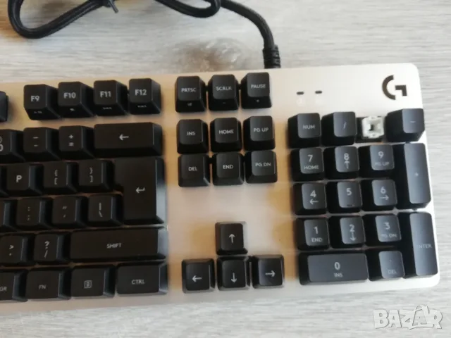 Logitech G413 silver механичка клавиатура с подсветка, снимка 3 - Клавиатури и мишки - 56119117