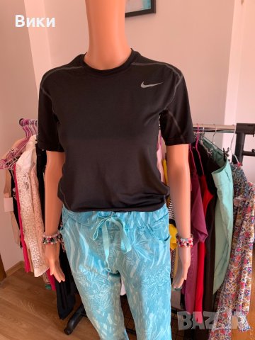 Nike черна дамска тениска размер М, снимка 5 - Тениски - 40818047