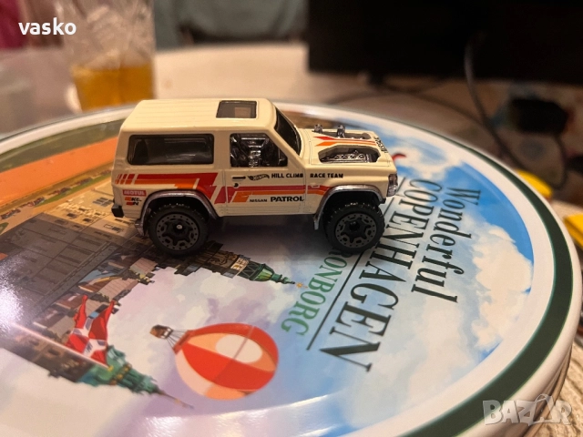Hotwheels Nissan, снимка 3 - Колекции - 52794064