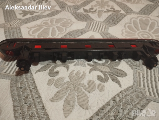 Трети стоп  от заден капак на ситроен берлинго , снимка 2 - Части - 52668155