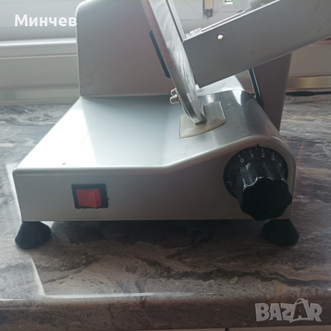 Електрическа професионална колбасорезачка, снимка 3 - Обзавеждане на кухня - 52034575