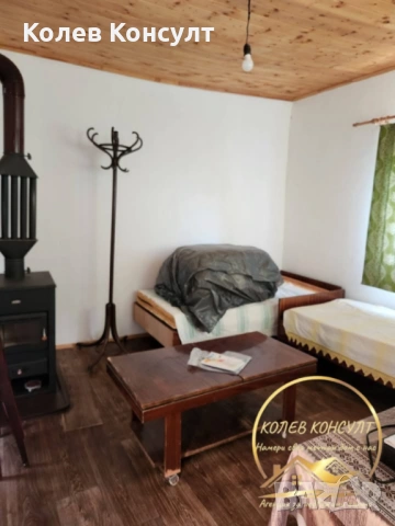 Двуетажна къща в село Сърница, община Минерални бани, област Хасково, снимка 4 - Къщи - 54189164