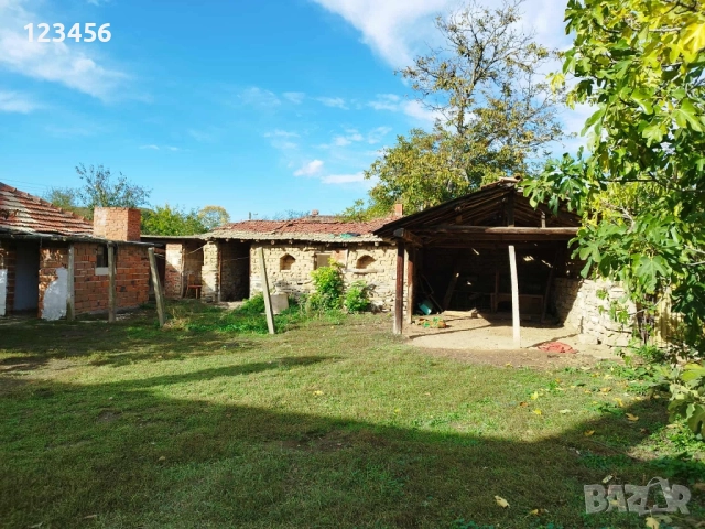 Къща с двор в село Колена, снимка 6 - Къщи - 52646388