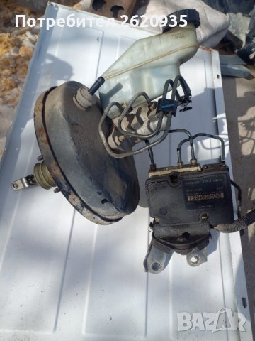 Спирачна помпа и казанче за тойота ярис 2008г.