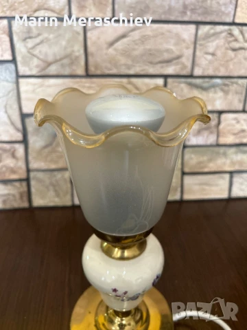 Нощна лампа, снимка 4 - Настолни лампи - 50613880